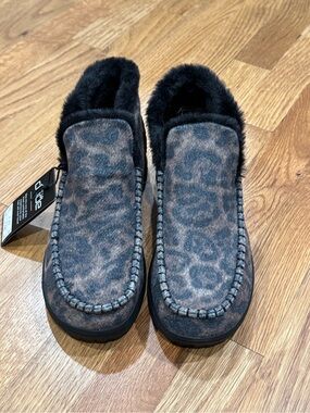 Hey Dude Denny Leo Nut Sz8 women’s booties
